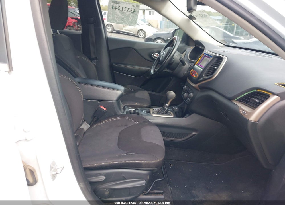 2015 JEEP CHEROKEE VIN: 1C4PJMCB3FW672432