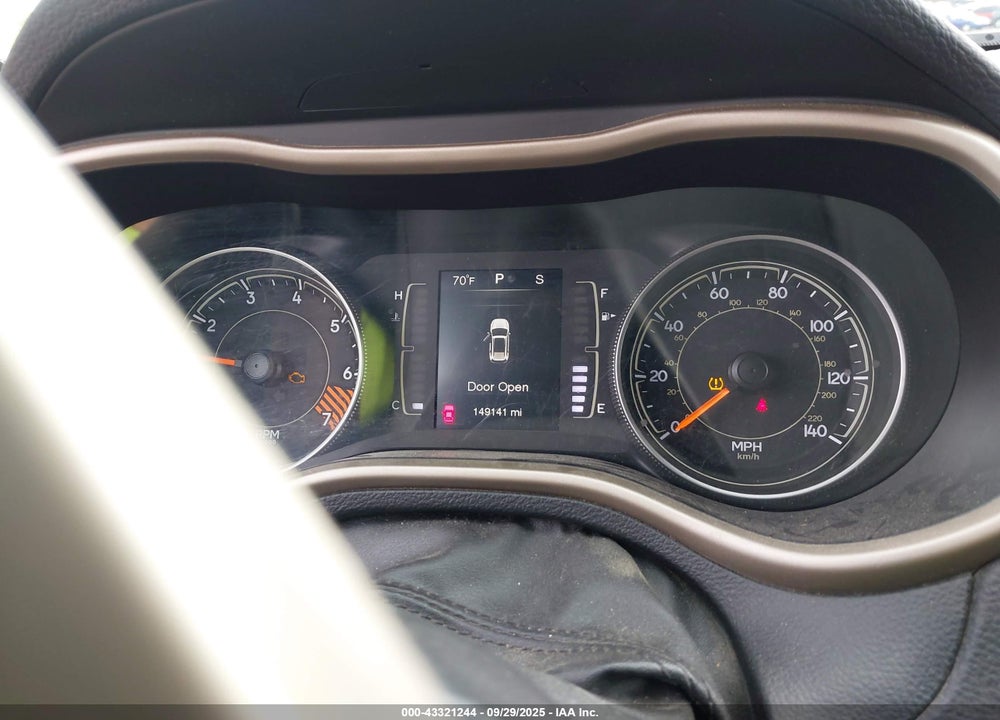 2015 JEEP CHEROKEE VIN: 1C4PJMCB3FW672432