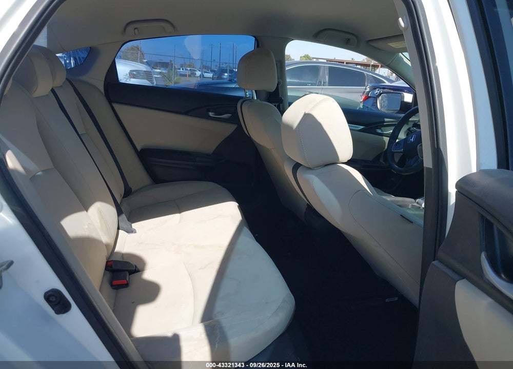 2017 HONDA CIVIC VIN: 19XFC2F52HE200588