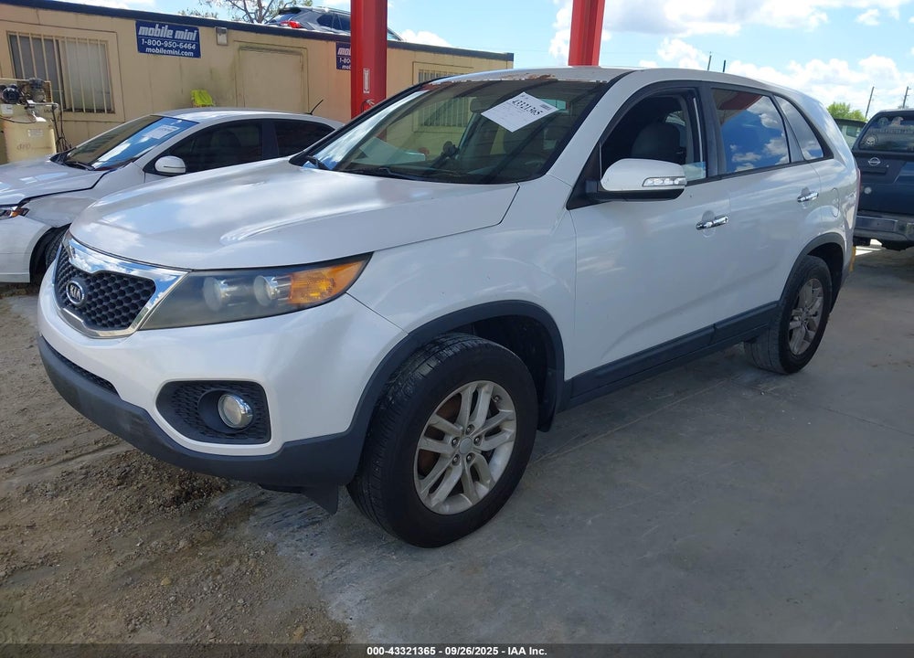 2013 KIA SORENTO VIN: 5XYKT3A12DG419010