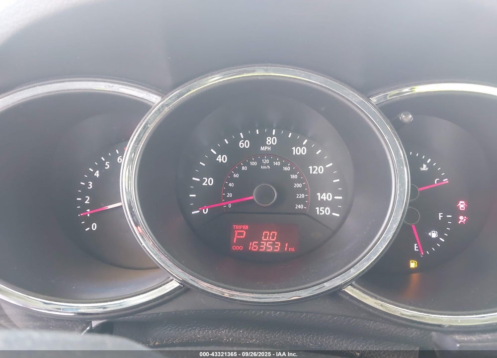 2013 KIA SORENTO VIN: 5XYKT3A12DG419010