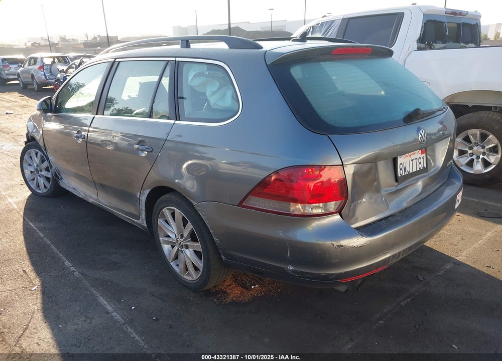 2011 VOLKSWAGEN JETTA SPORTWAGEN 2.5L SE VIN: 3VWPZ7AJ4BM701495