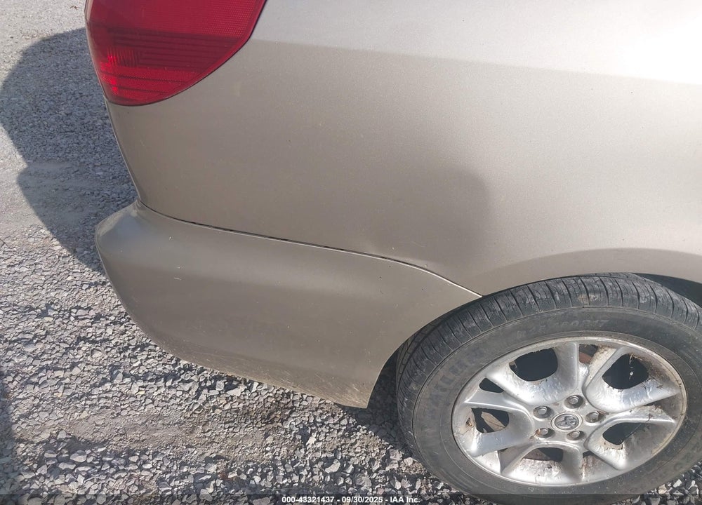 2005 TOYOTA SIENNA XLE VIN: 5TDZA22C15S381157