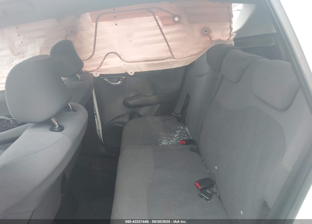2010 HONDA FIT VIN: JHMGE8H21AS017429