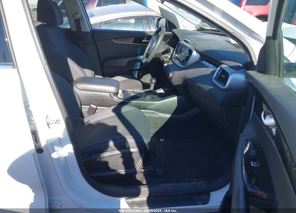 2017 KIA SORENTO VIN: 5XYPG4A38HG293159