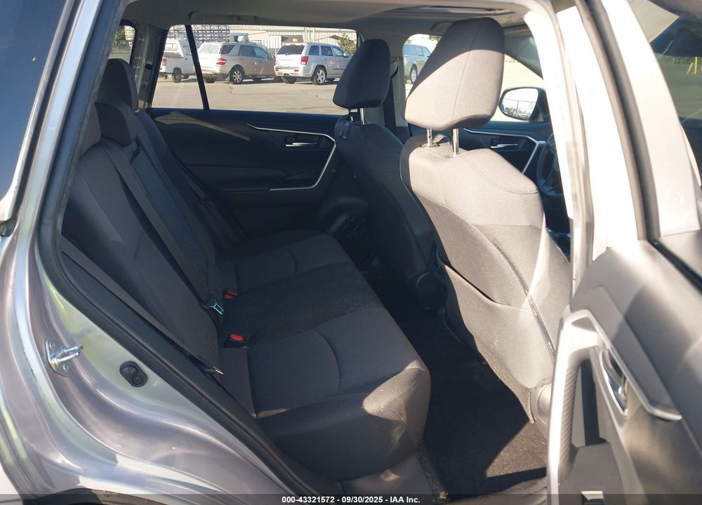 2019 TOYOTA RAV4 XLE VIN: JTMP1RFV6KD509847