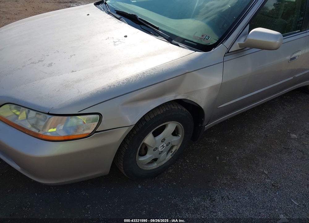 1998 HONDA ACCORD EX VIN: 1HGCG5656WA233507