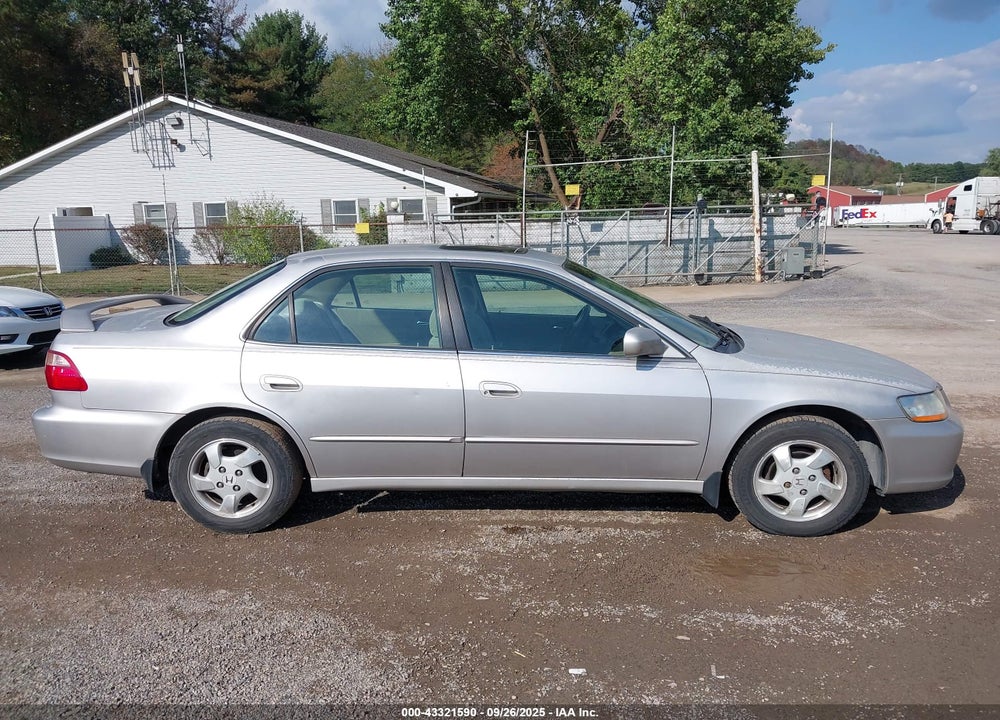 1998 HONDA ACCORD EX VIN: 1HGCG5656WA233507