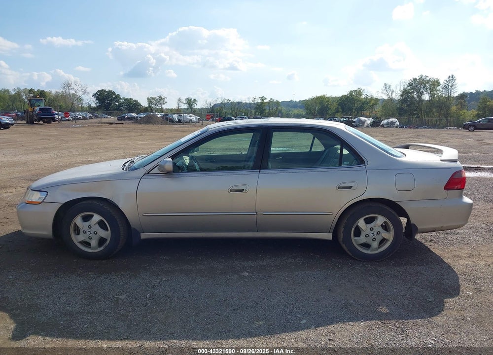 1998 HONDA ACCORD EX VIN: 1HGCG5656WA233507