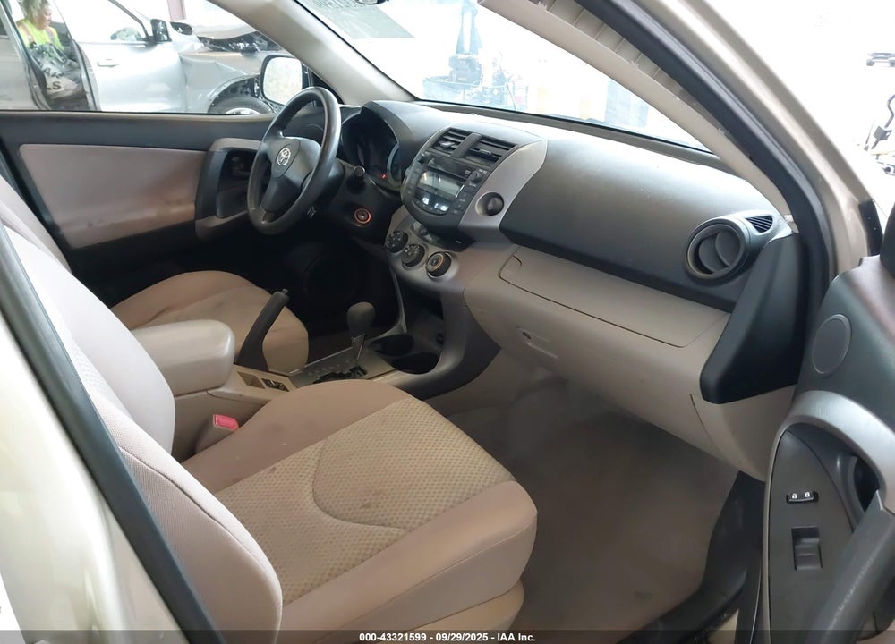 2008 TOYOTA RAV4 VIN: JTMBD33V585138878