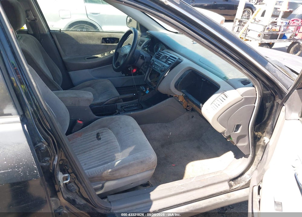 1998 HONDA ACCORD LX VIN: 1HGCG5649WA219611