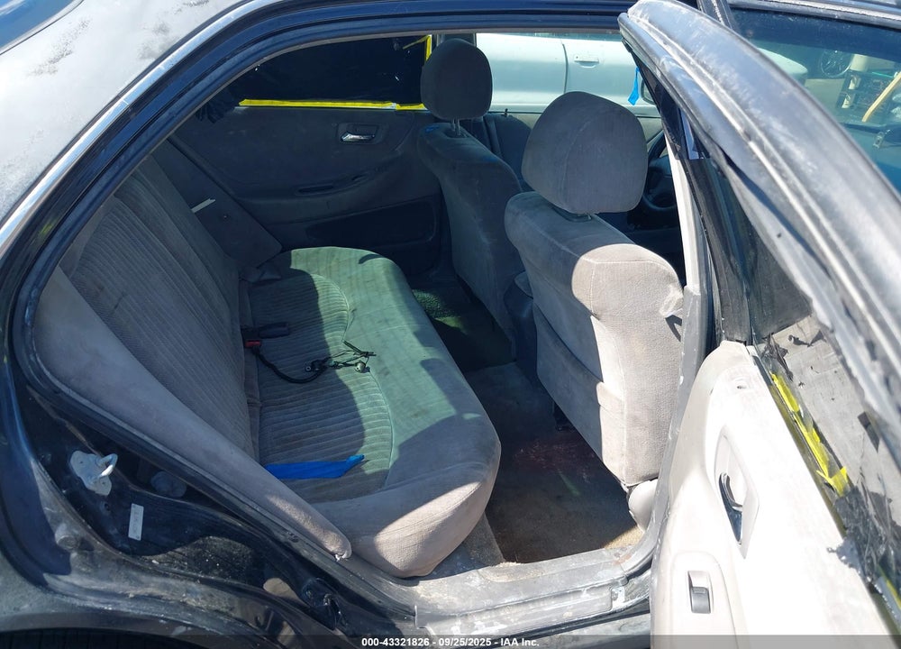 1998 HONDA ACCORD LX VIN: 1HGCG5649WA219611