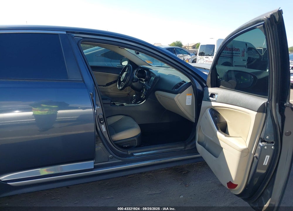 2014 KIA OPTIMA HYBRID VIN: KNAGN4AD5E5068746