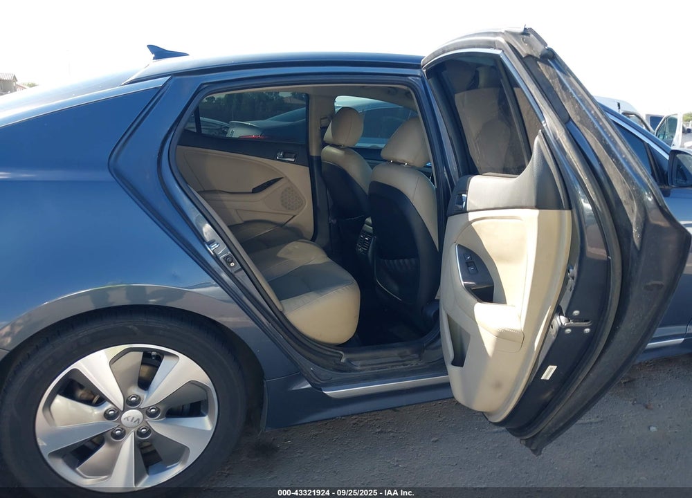 2014 KIA OPTIMA HYBRID VIN: KNAGN4AD5E5068746