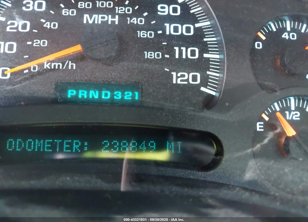 2003 CHEVROLET SUBURBAN 1500 LS VIN: 3GNEC16Z93G252037