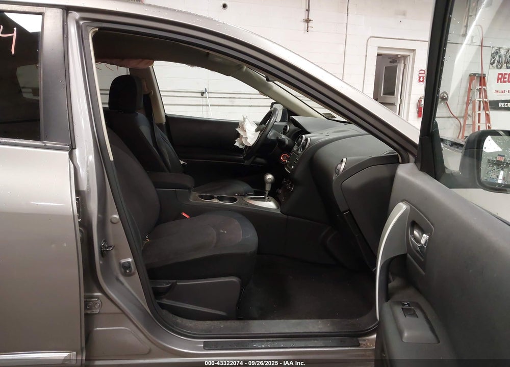 2013 NISSAN ROGUE S VIN: JN8AS5MV0DW627564