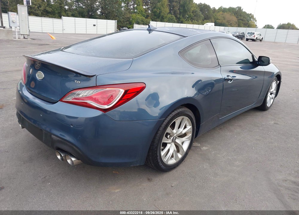 2013 HYUNDAI GENESIS VIN: KMHHU6KJ8DU092713