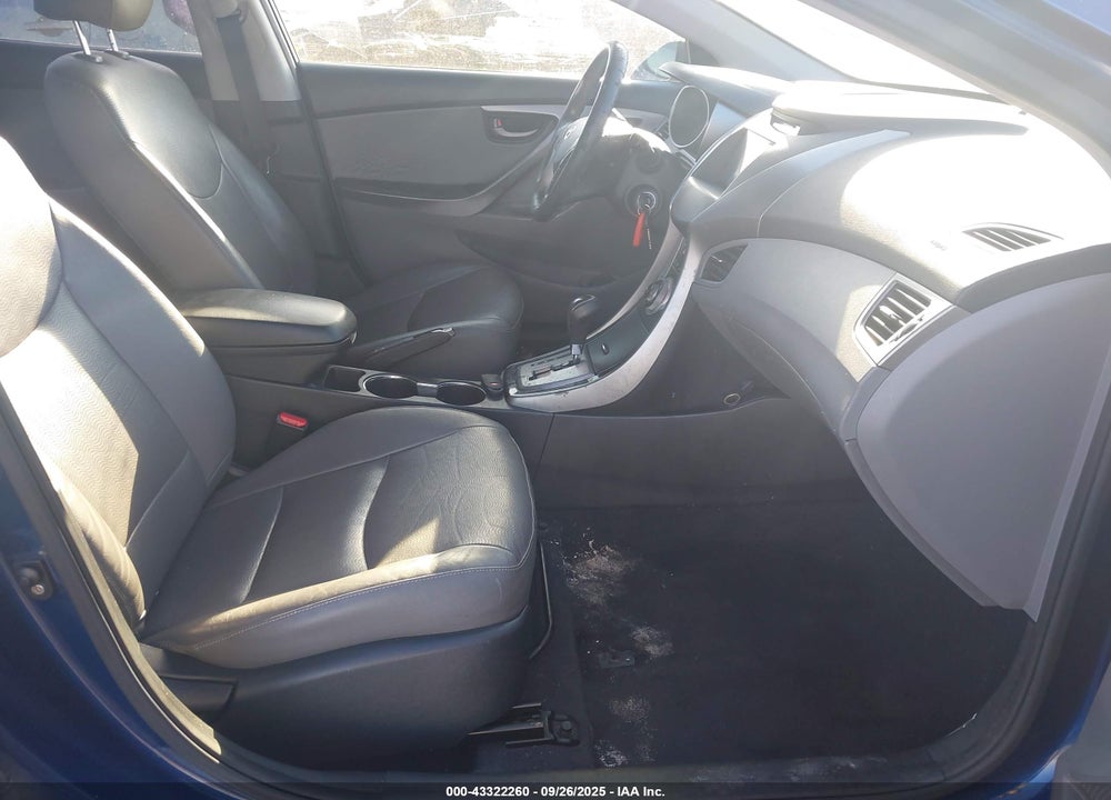 2013 HYUNDAI ELANTRA VIN: KMHDH4AE8DU715372