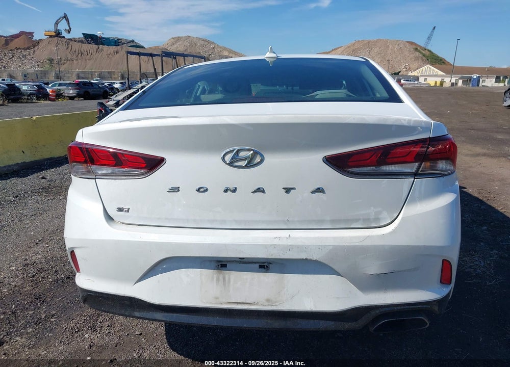 2018 HYUNDAI SONATA VIN: 5NPE24AF8JH617709