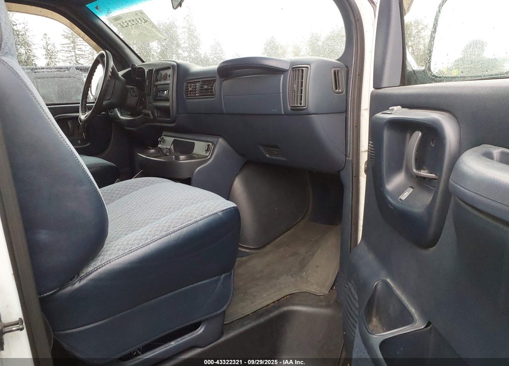 2000 CHEVROLET EXPRESS VIN: 1GAGG25R7Y1190813
