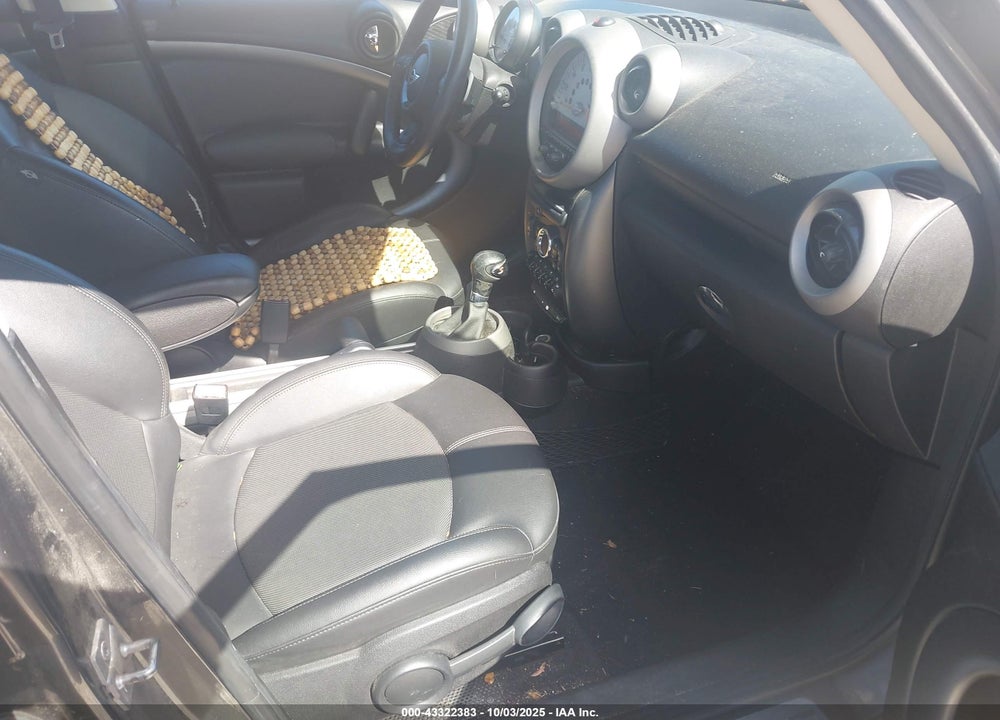 2011 MINI COOPER VIN: WMWZC3C51BWL80566
