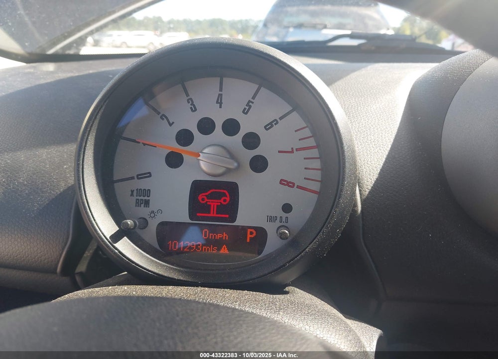 2011 MINI COOPER VIN: WMWZC3C51BWL80566