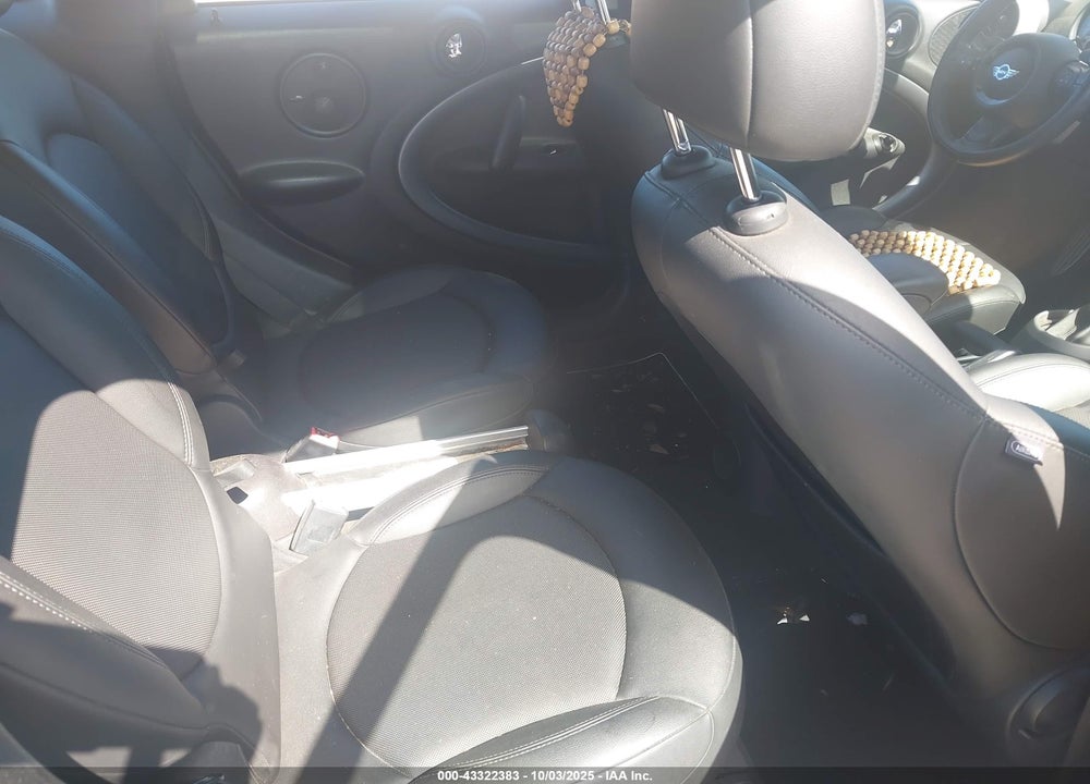 2011 MINI COOPER VIN: WMWZC3C51BWL80566
