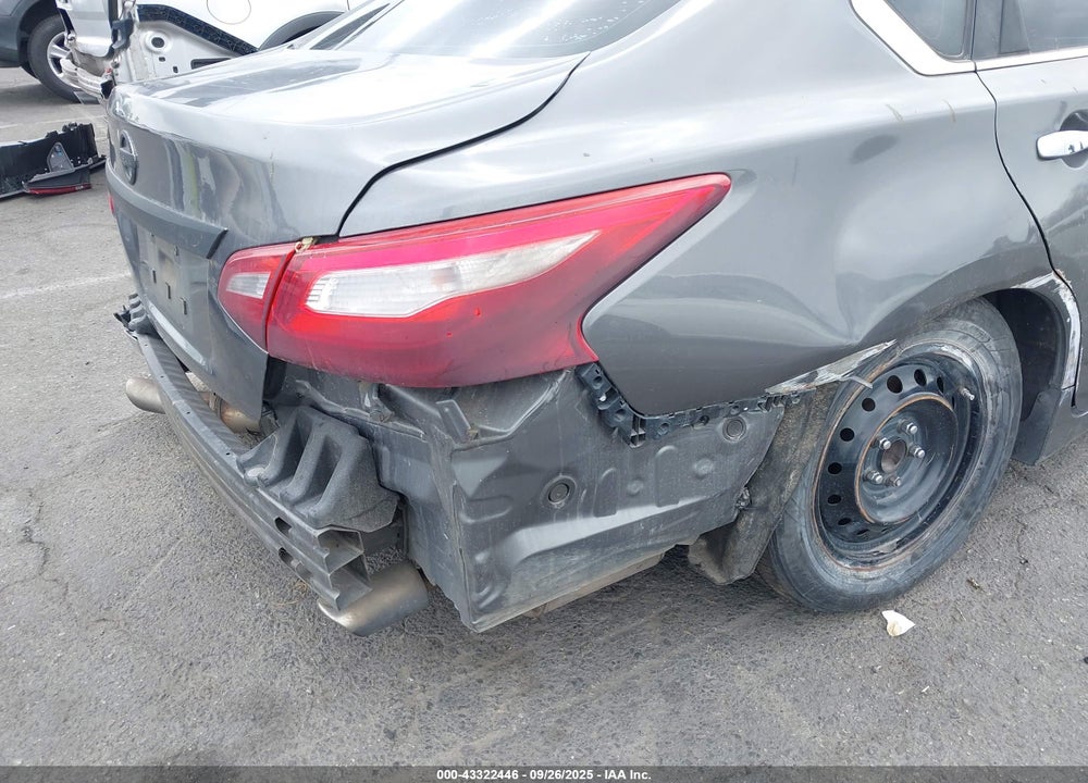 2017 NISSAN ALTIMA VIN: 1N4AL3AP7HN334605