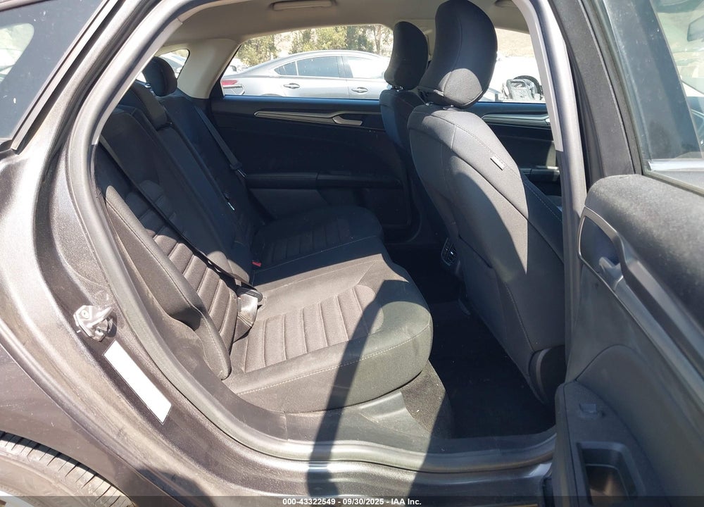 2018 FORD FUSION VIN: 3FA6P0LU5JR173301