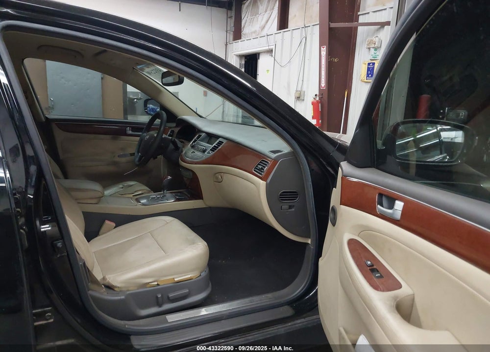 2012 HYUNDAI GENESIS VIN: KMHGC4DD9CU185426