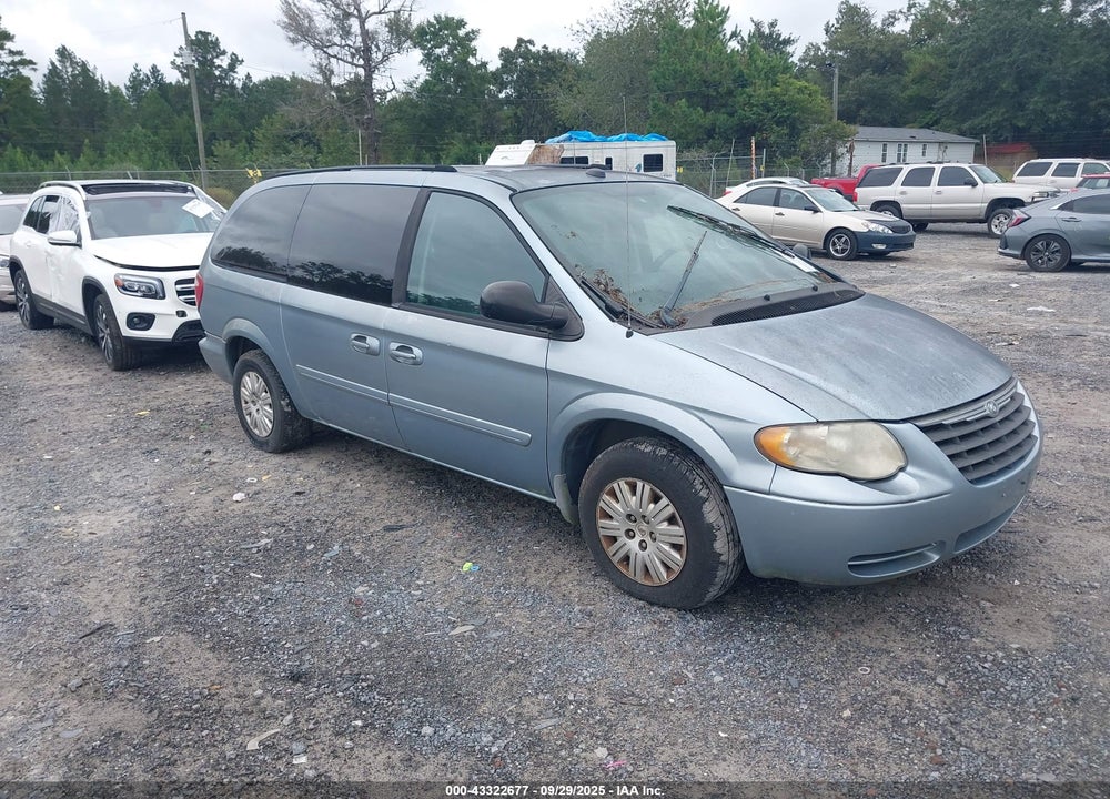 2005 CHRYSLER TOWN & COUNTRY LX VIN: 2C4GP44R45R486805
