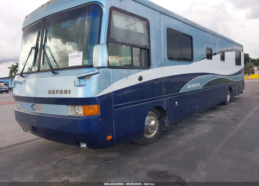 2000 SAFARI ZANZIBAR MOTOR COACH VIN: 4SLG1EN27Y1101920