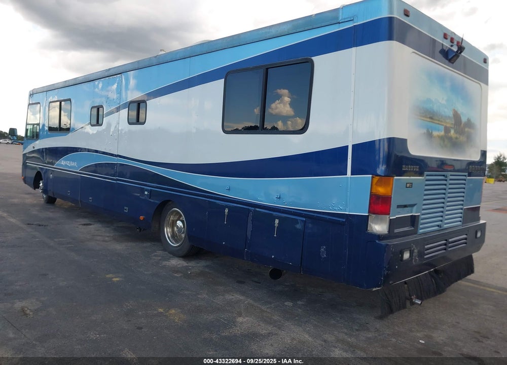 2000 SAFARI ZANZIBAR MOTOR COACH VIN: 4SLG1EN27Y1101920