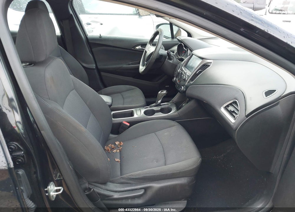 2018 CHEVROLET CRUZE VIN: 1G1BE5SM9J7177400