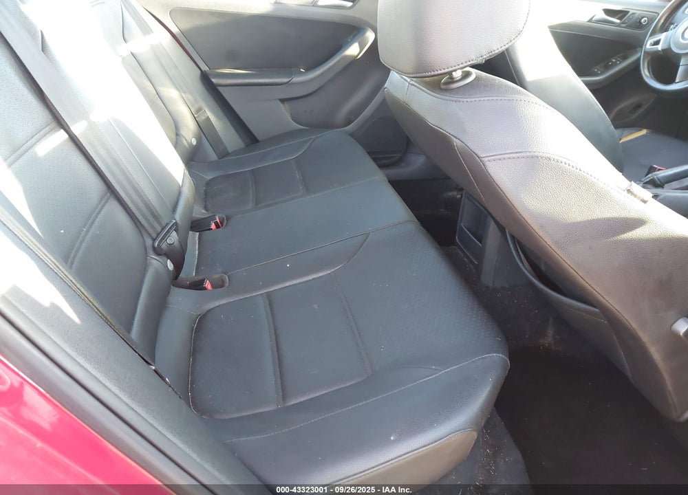 2013 VOLKSWAGEN JETTA VIN: 3VWDP7AJ5DM215869