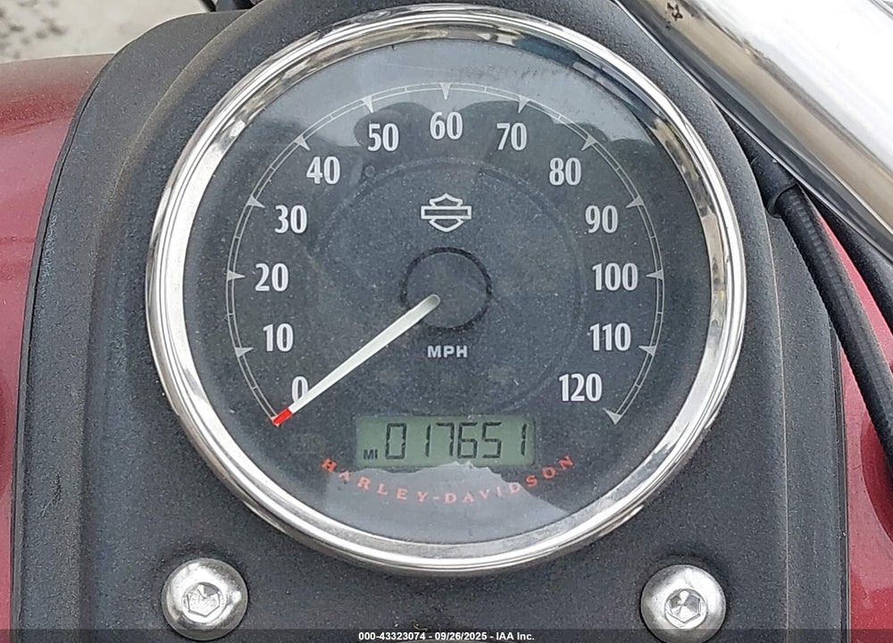2017 HARLEY-DAVIDSON FXDL VIN: 1HD1GNM18HC309580