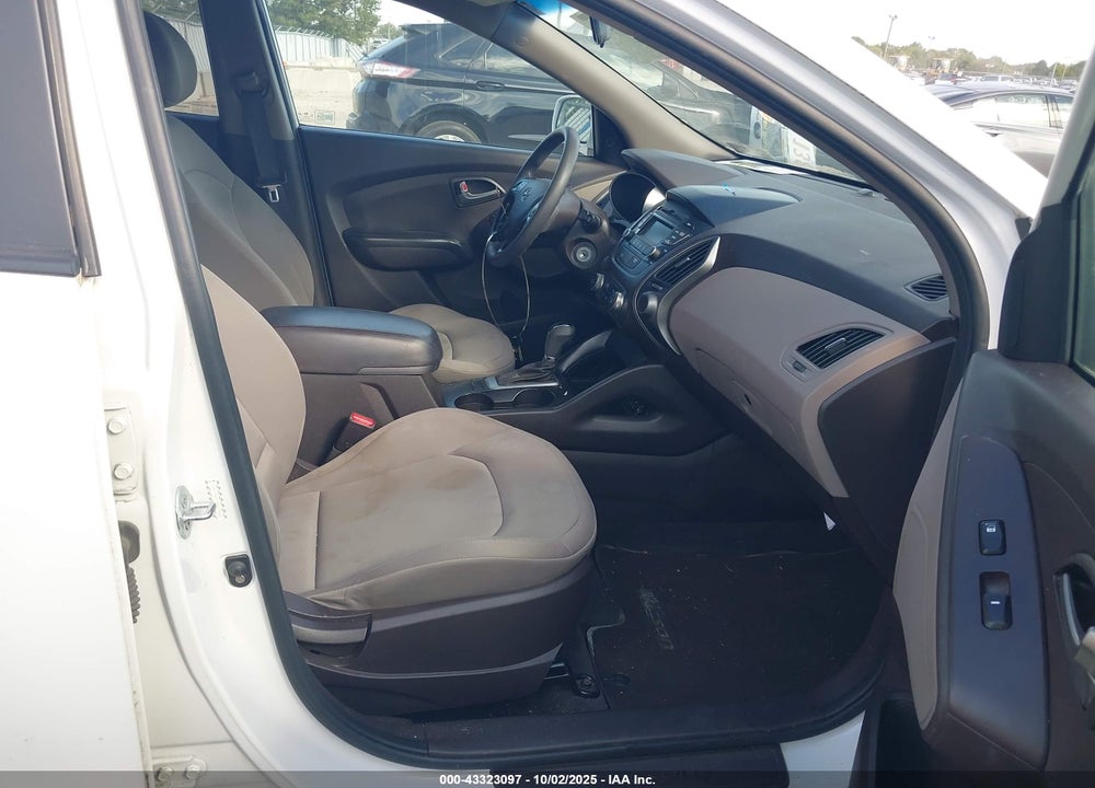 2015 HYUNDAI TUCSON VIN: KM8JT3AF7FU111044