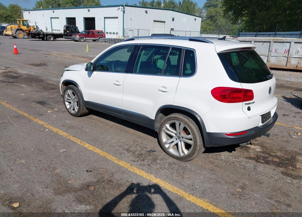 2012 VOLKSWAGEN TIGUAN VIN: WVGBV7AX9CW554133