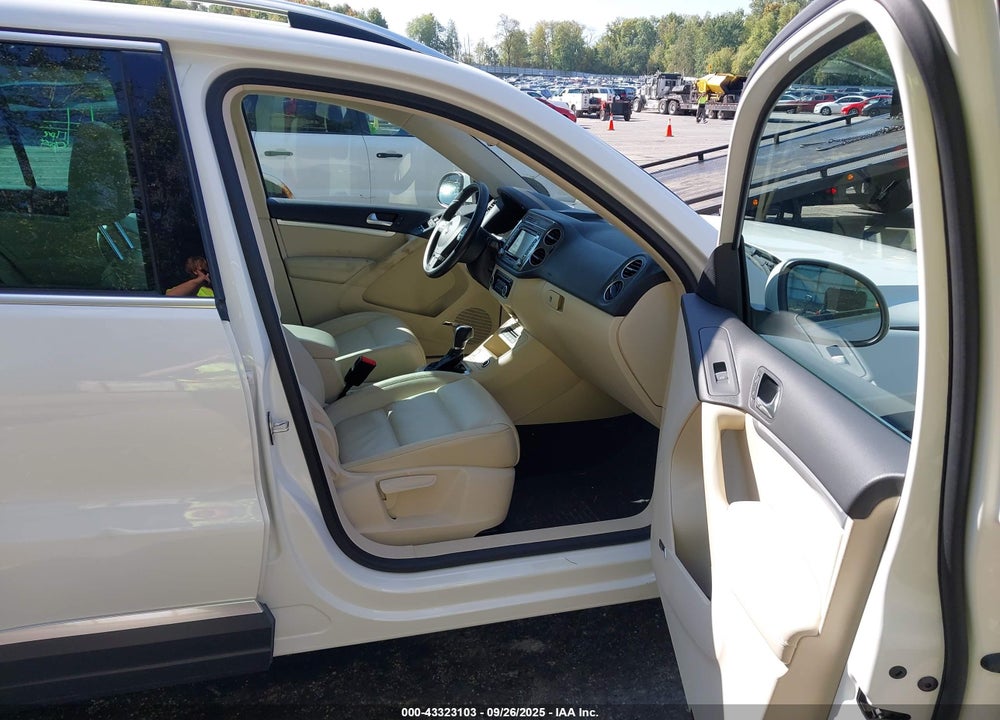 2012 VOLKSWAGEN TIGUAN VIN: WVGBV7AX9CW554133