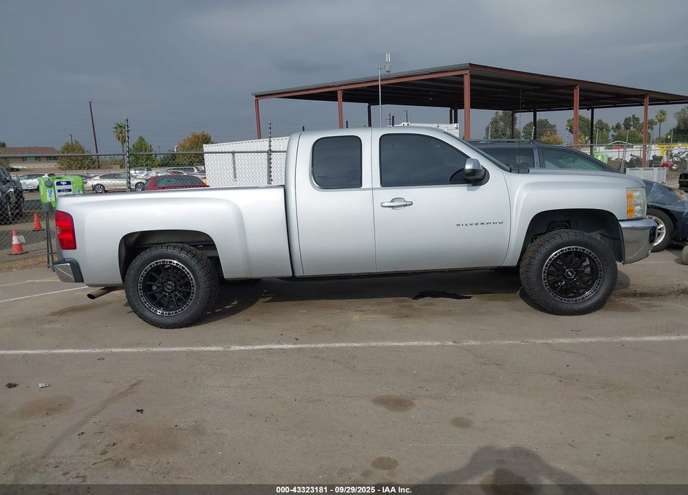 2013 CHEVROLET SILVERADO 1500 VIN: 1GCRCSE03DZ151838