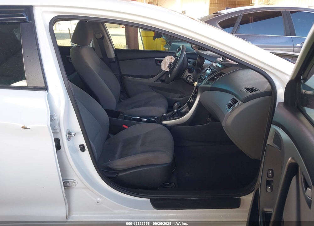 2014 HYUNDAI ELANTRA VIN: 5NPDH4AE1EH508709