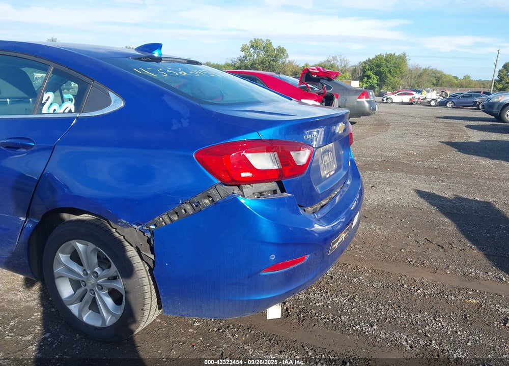 2019 CHEVROLET CRUZE VIN: 1G1BE5SM2K7138083