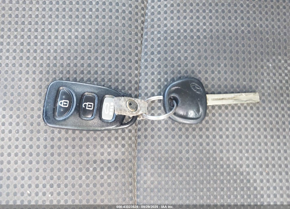 2013 HYUNDAI SONATA VIN: 5NPEB4AC3DH608295