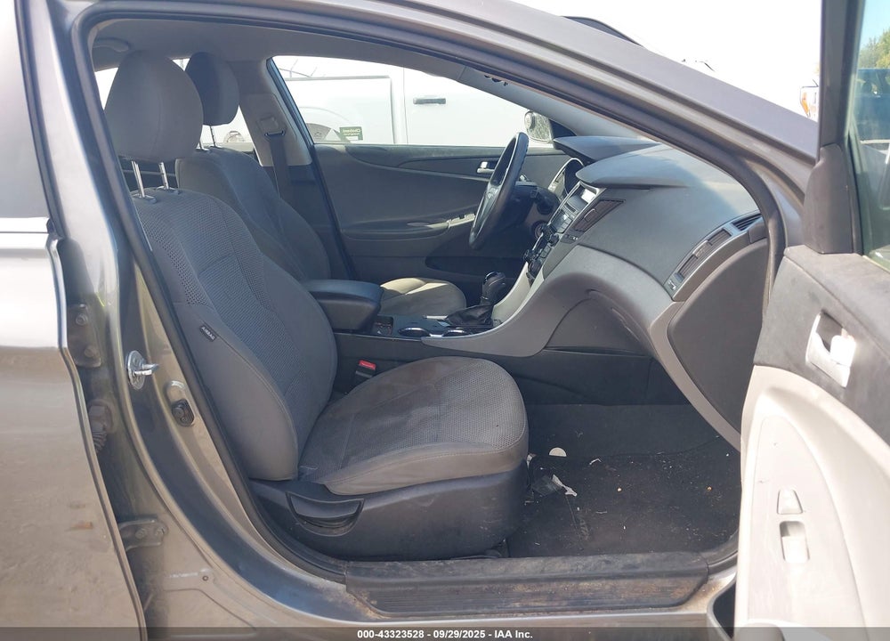 2013 HYUNDAI SONATA VIN: 5NPEB4AC3DH608295