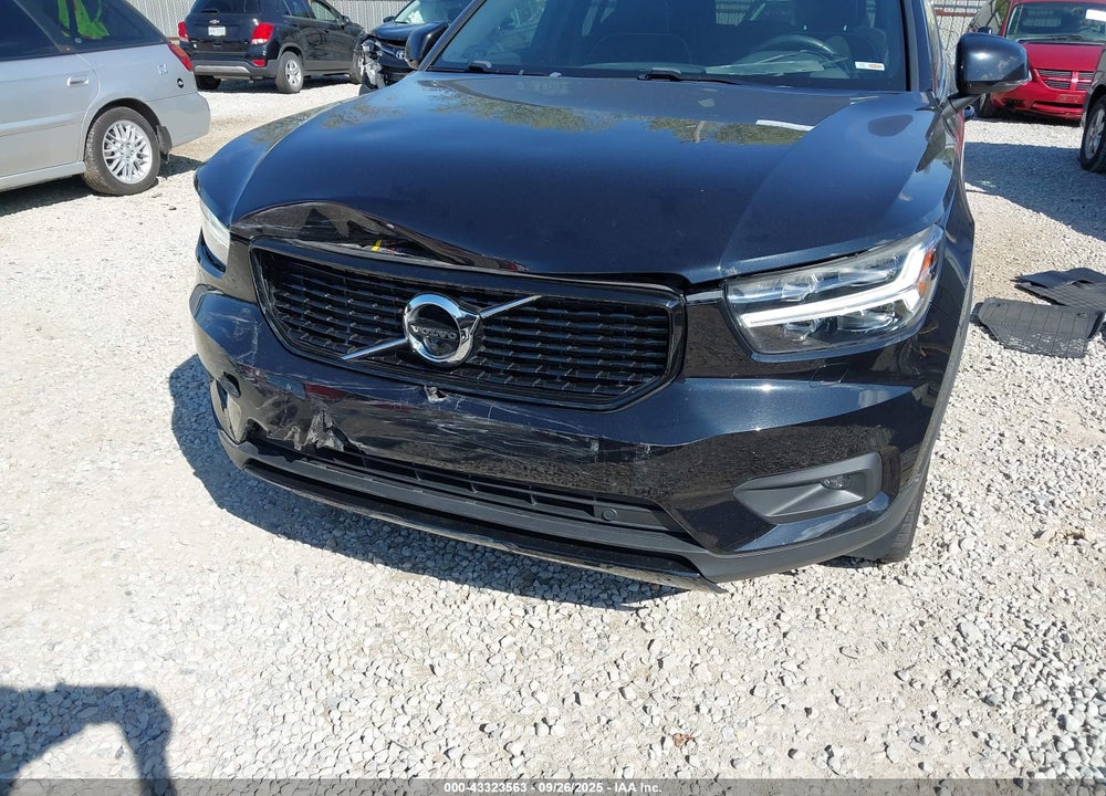 2021 VOLVO XC40 VIN: YV4162UM3M2576085