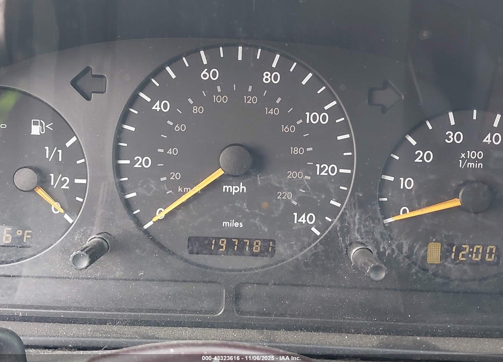 2000 MERCEDES-BENZ ML 320 VIN: 4JGAB54E4YA156089