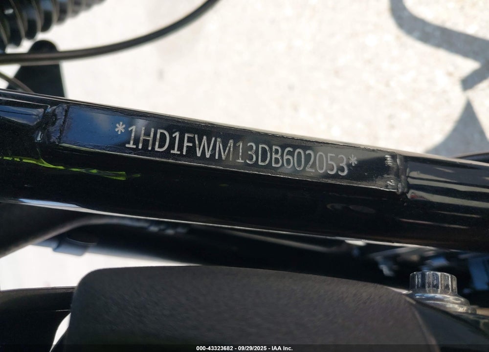 2013 HARLEY-DAVIDSON FLHR SHRINE VIN: 1HD1FWM13DB602053