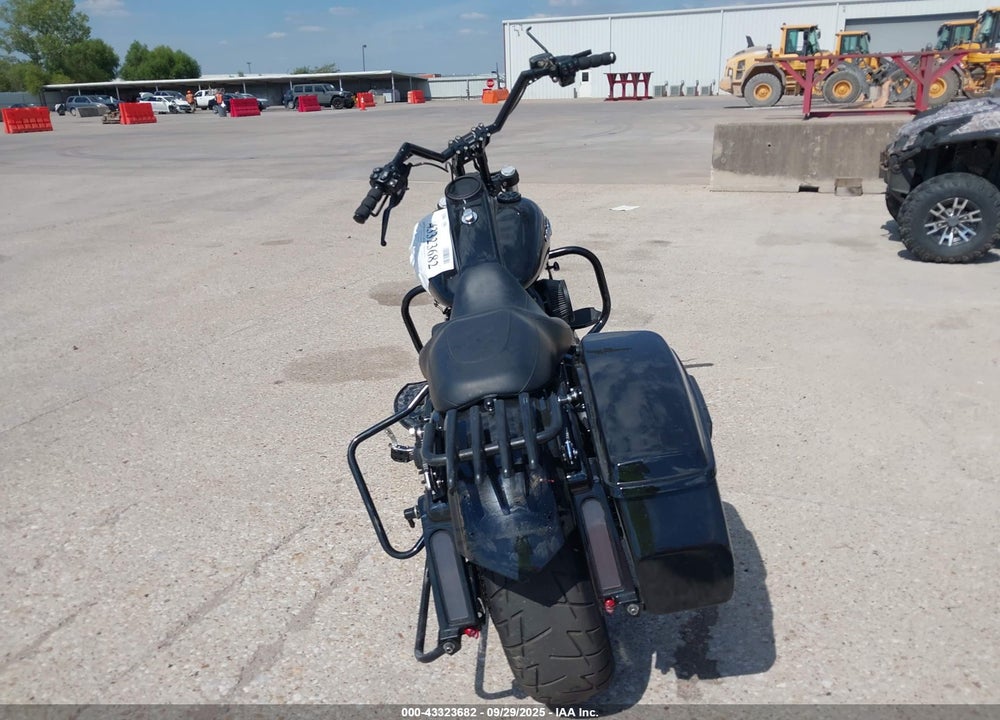 2013 HARLEY-DAVIDSON FLHR SHRINE VIN: 1HD1FWM13DB602053