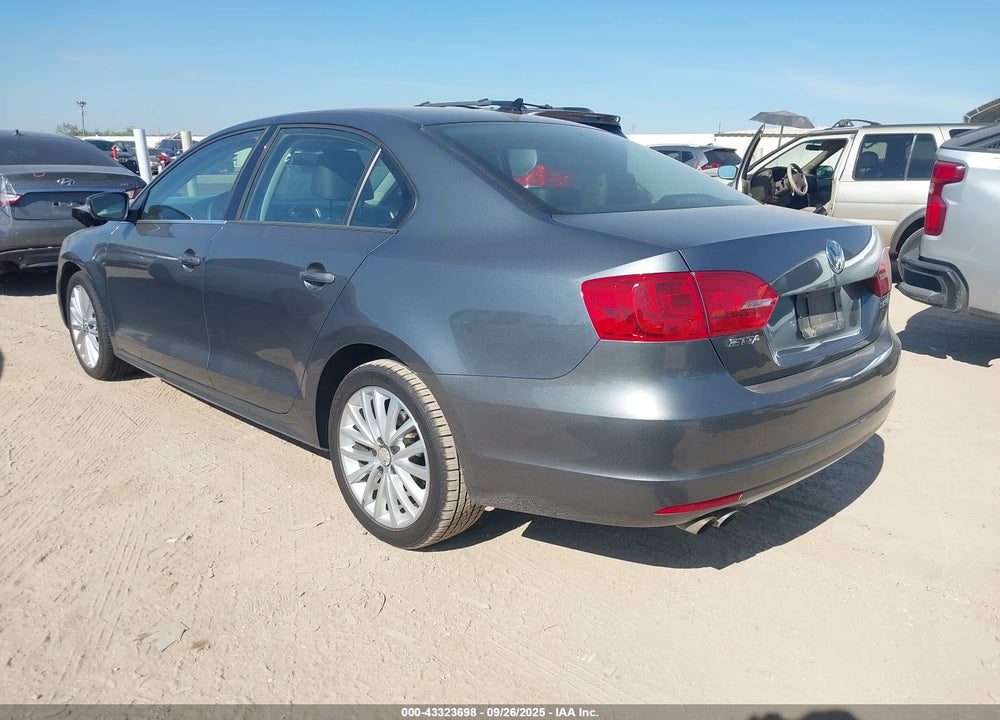2011 VOLKSWAGEN JETTA 2.5L SEL VIN: 3VWGX7AJ5BM088762
