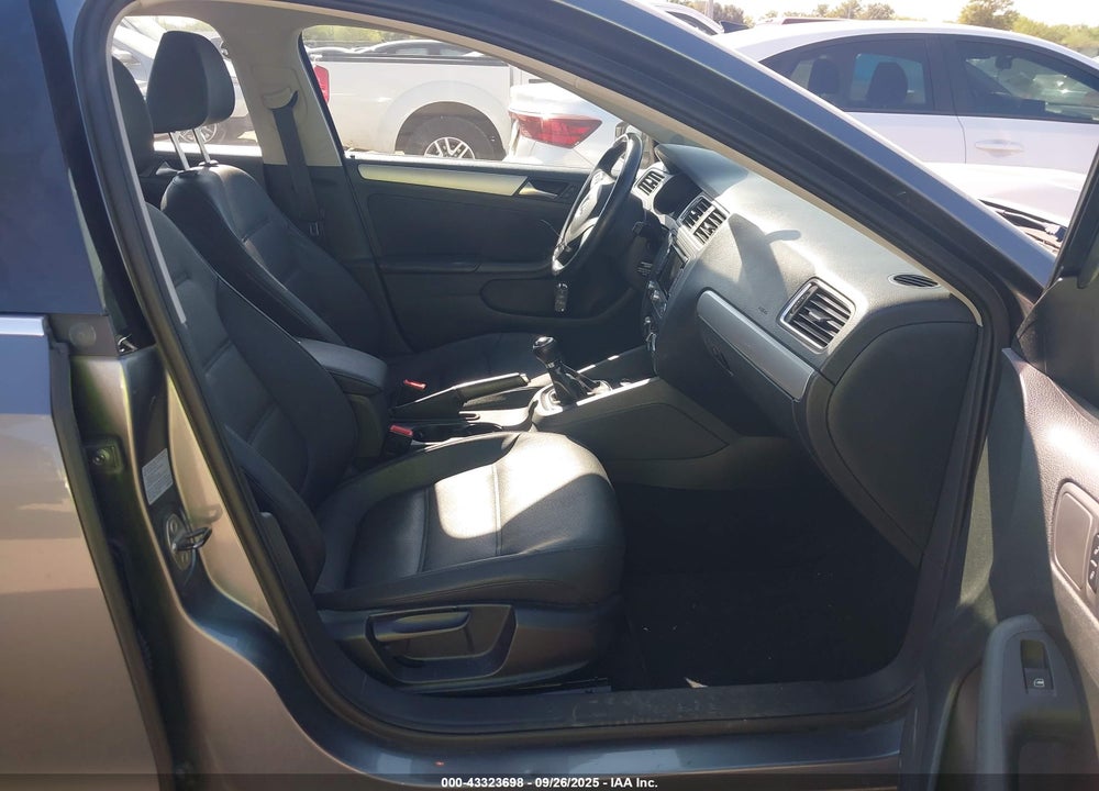 2011 VOLKSWAGEN JETTA 2.5L SEL VIN: 3VWGX7AJ5BM088762